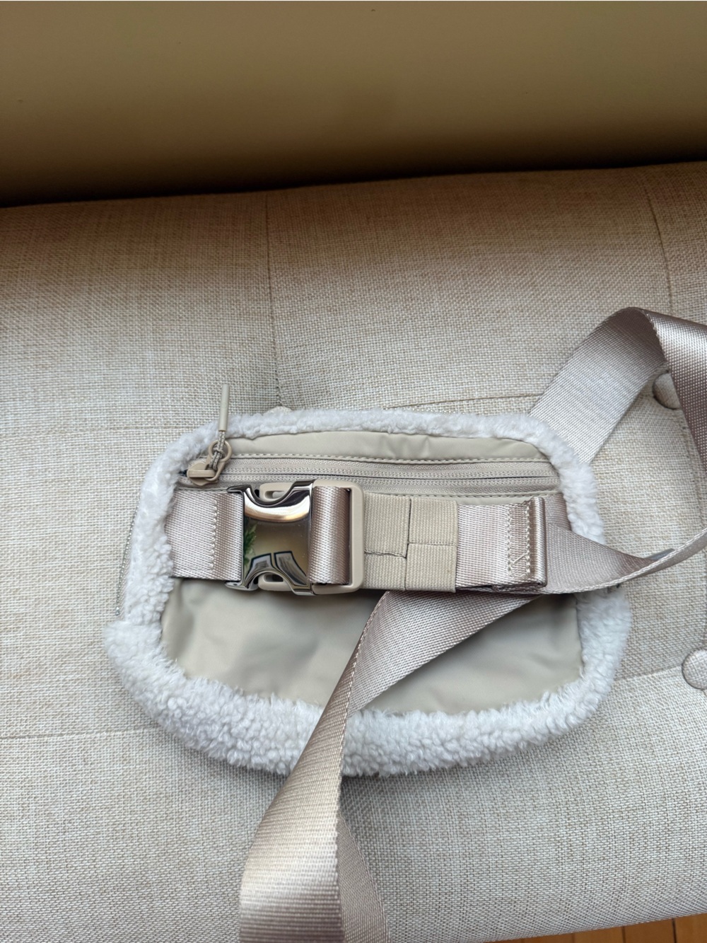 Lululemon Everywhere Belt Bag - Trench Sherpa - Picture 2 of 3